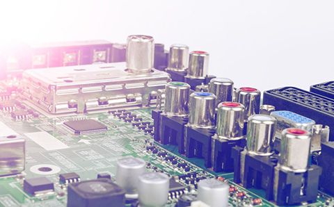 電流對超級電容器的性能有很大影響嗎？